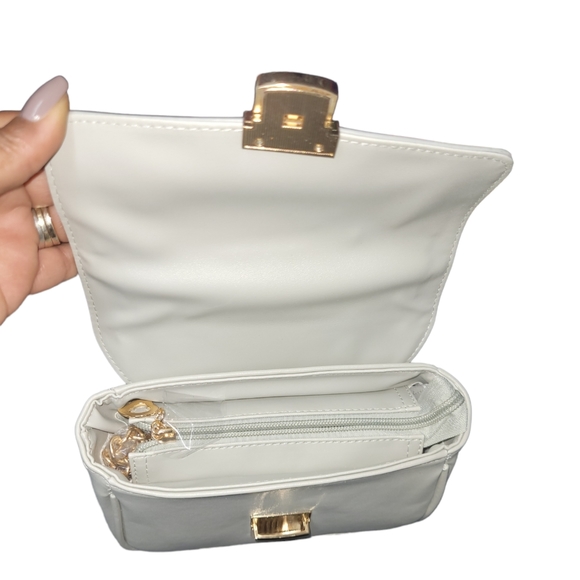 Bella Russo Light Grey Handbag w/Optional Chain - Picture 4 of 7